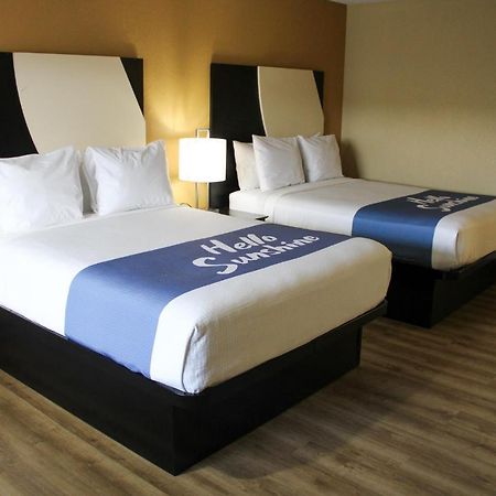 Days Inn By Wyndham Bend Exteriér fotografie
