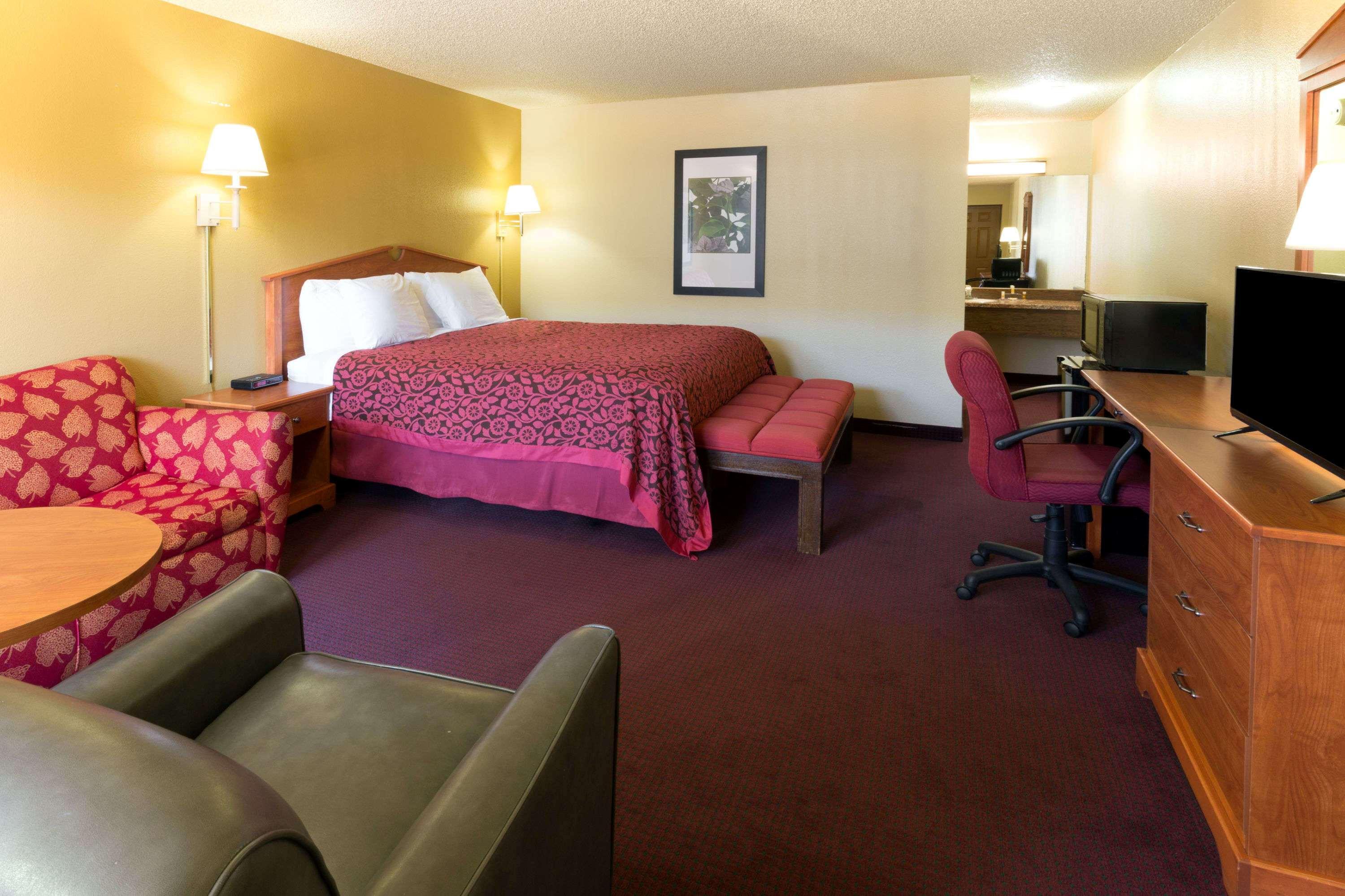 Days Inn By Wyndham Bend Exteriér fotografie