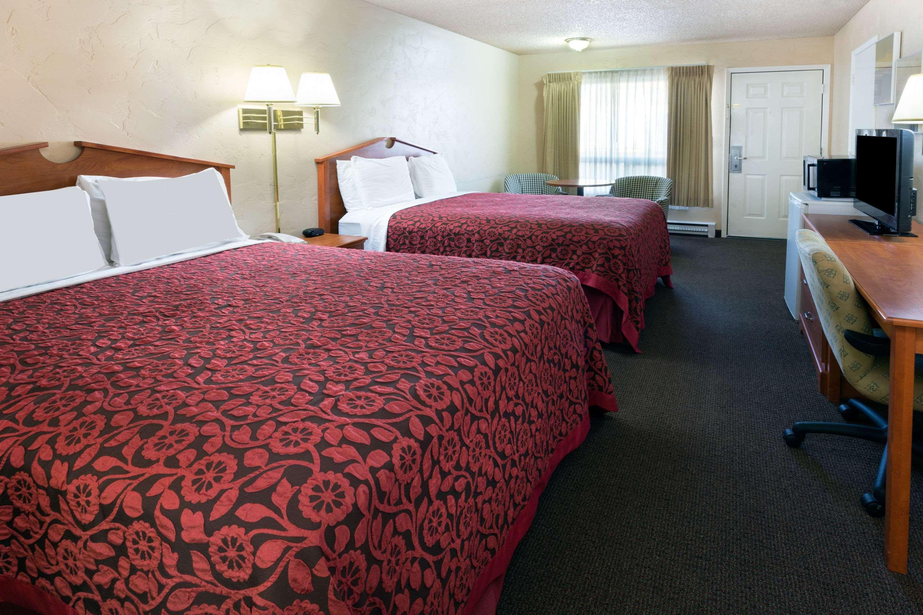Days Inn By Wyndham Bend Exteriér fotografie