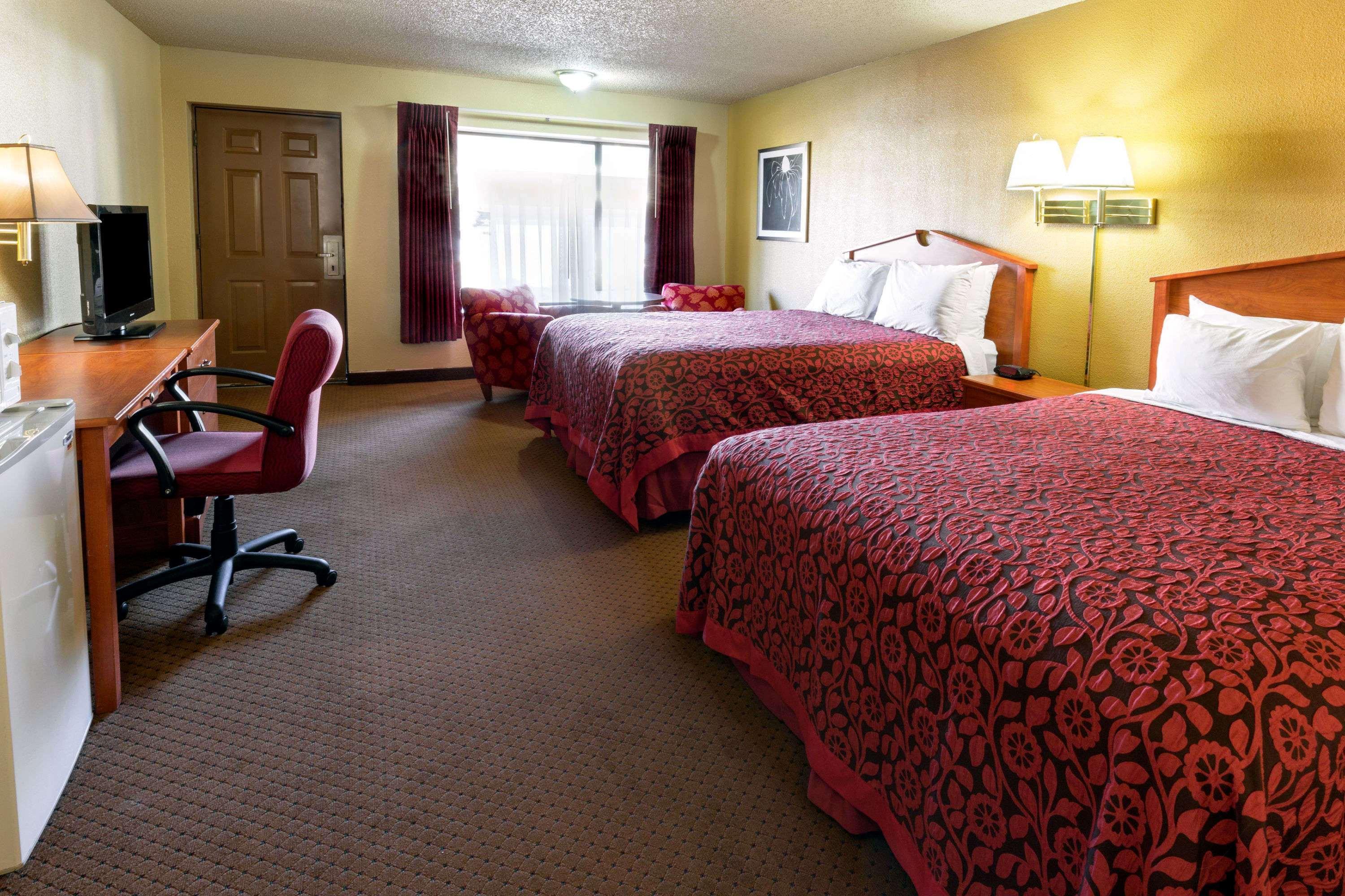 Days Inn By Wyndham Bend Exteriér fotografie