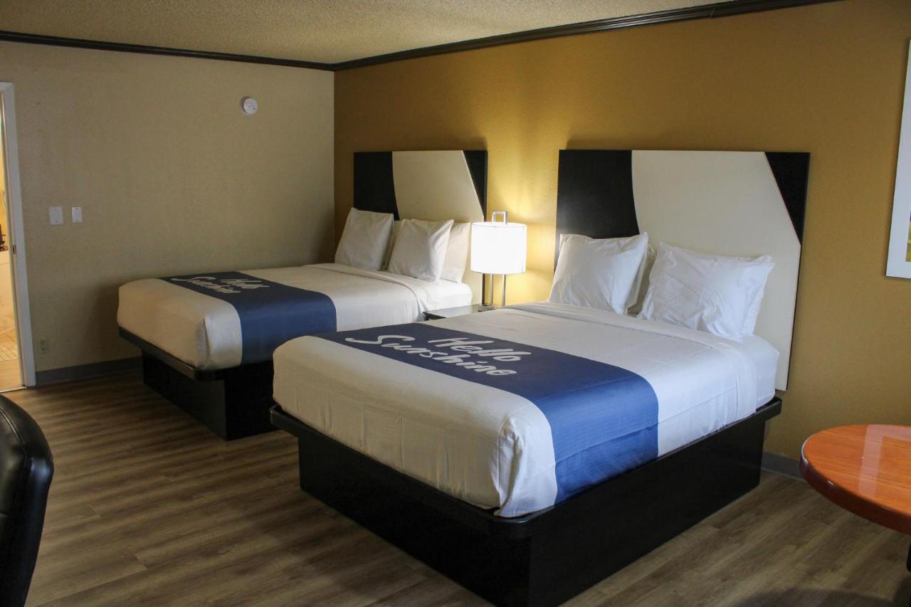 Days Inn By Wyndham Bend Exteriér fotografie