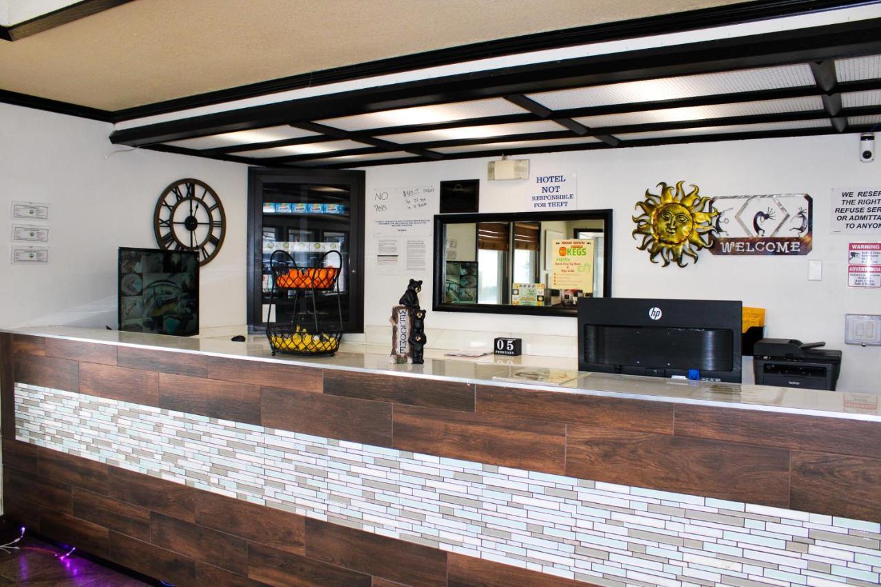 Days Inn By Wyndham Bend Exteriér fotografie