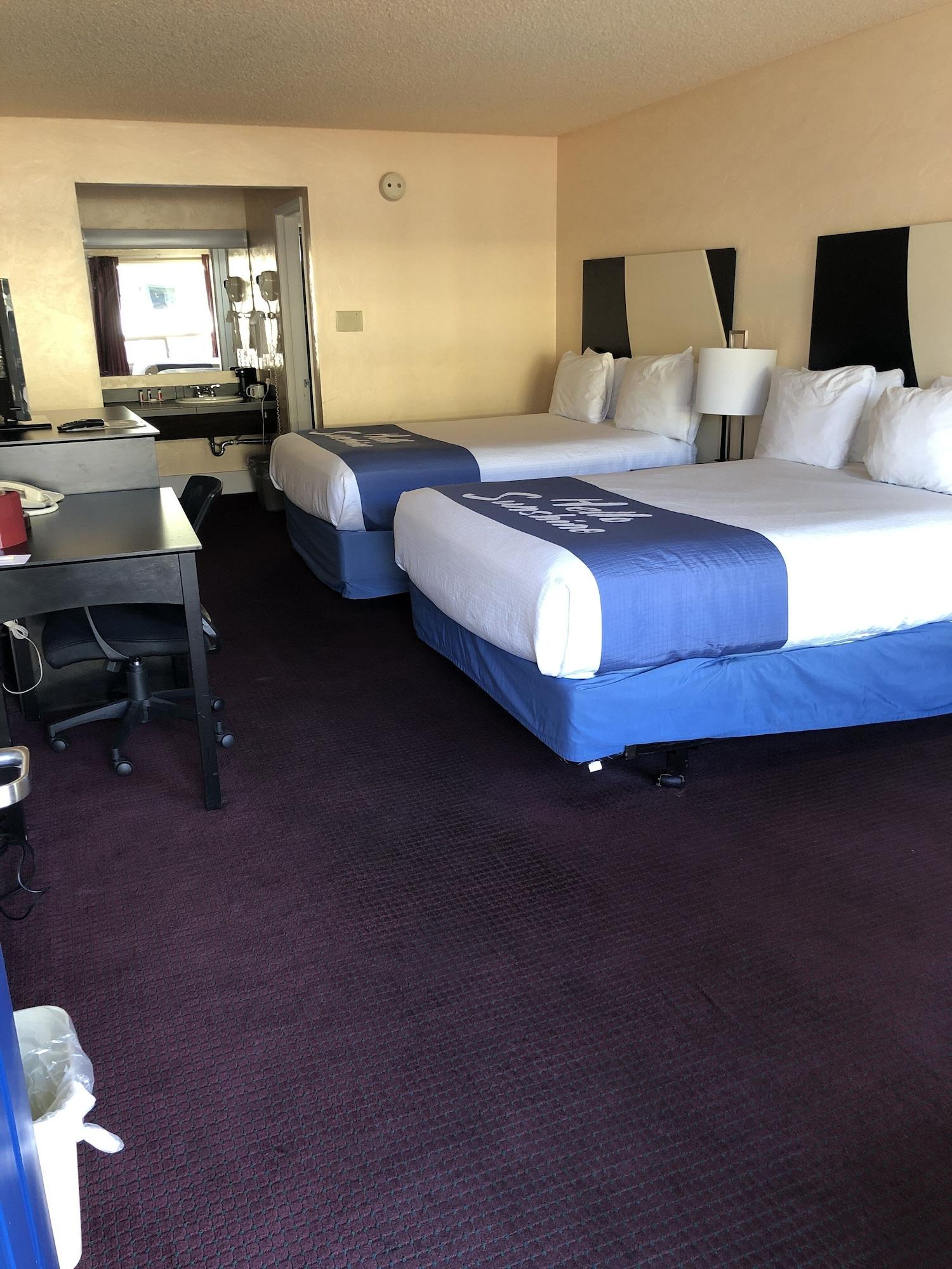 Days Inn By Wyndham Bend Exteriér fotografie