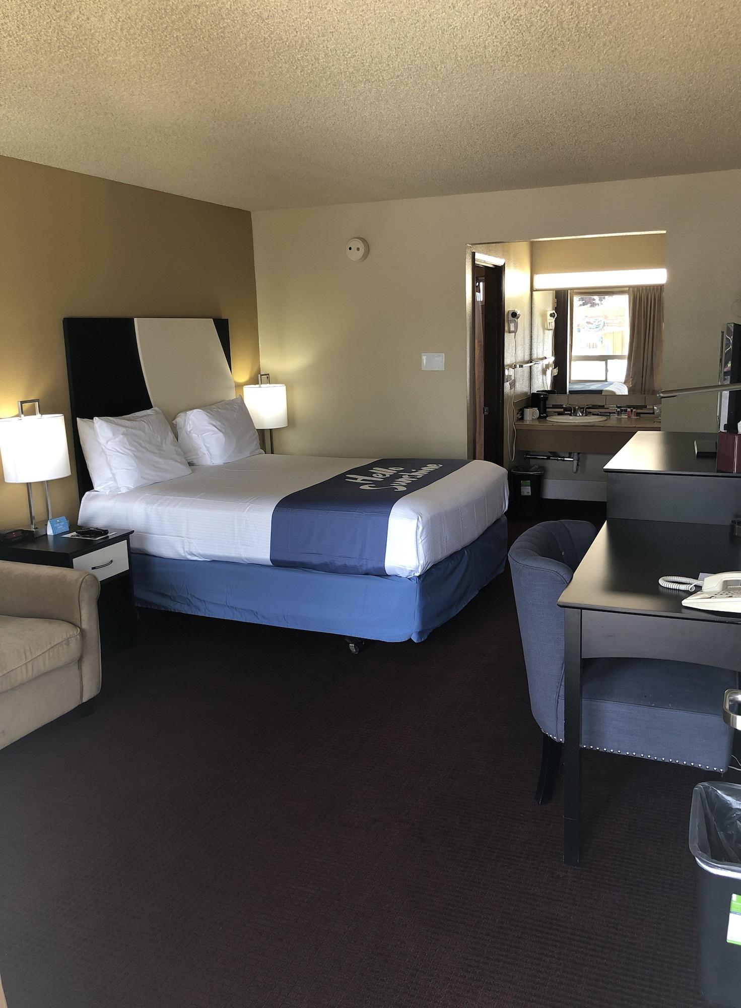 Days Inn By Wyndham Bend Exteriér fotografie