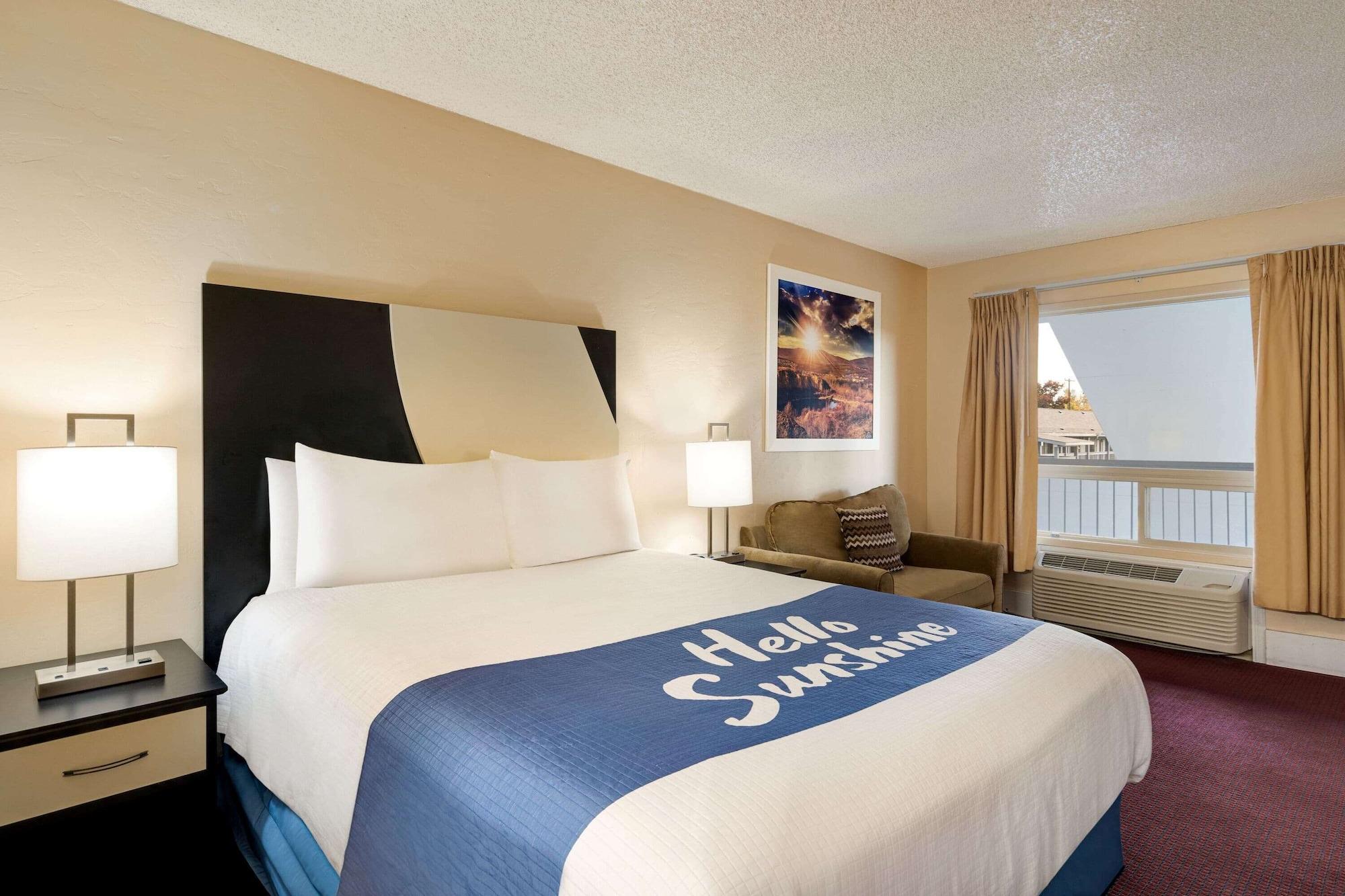 Days Inn By Wyndham Bend Exteriér fotografie