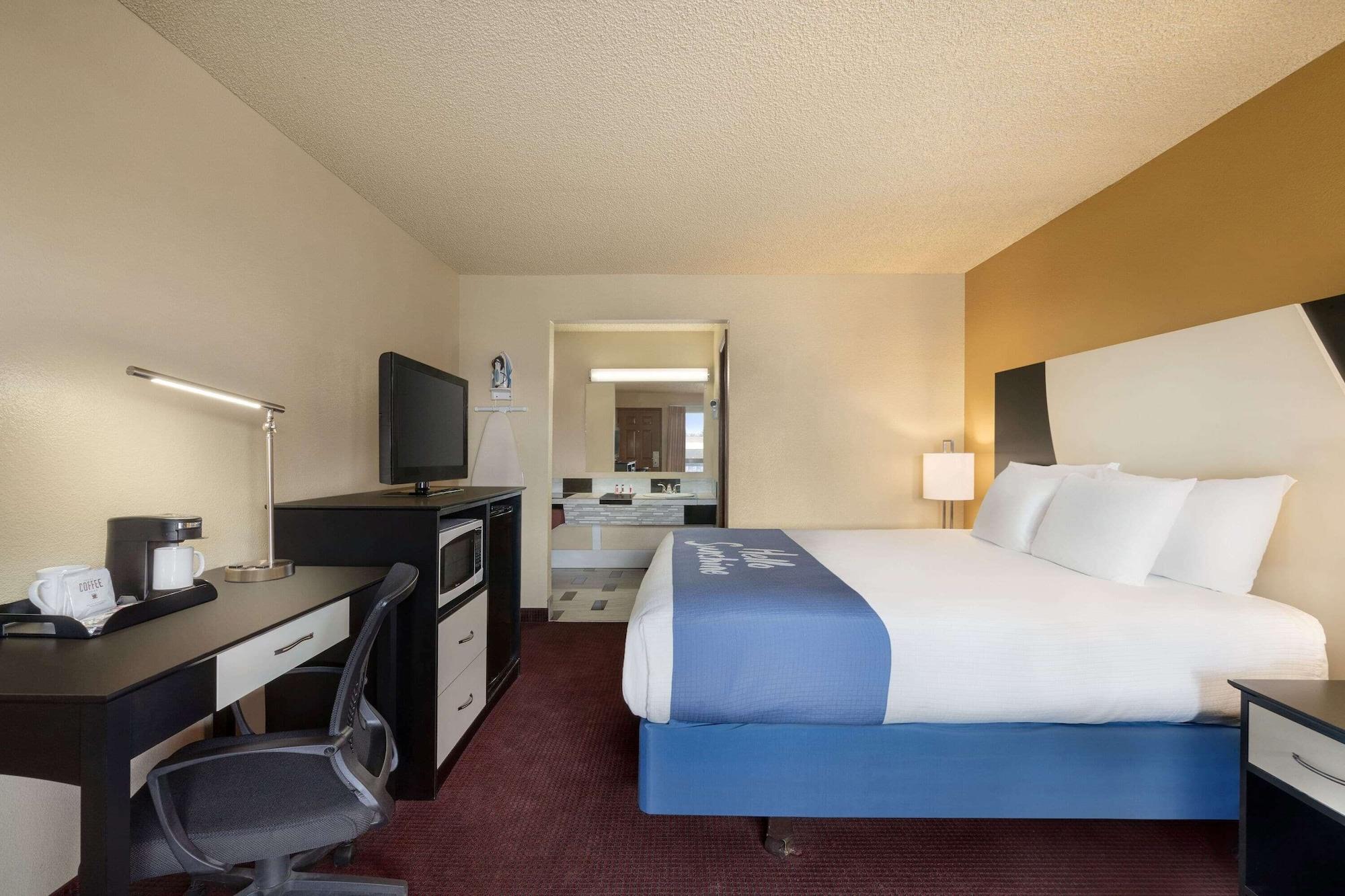 Days Inn By Wyndham Bend Exteriér fotografie
