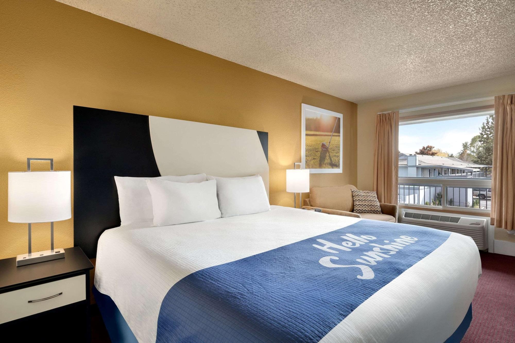 Days Inn By Wyndham Bend Exteriér fotografie
