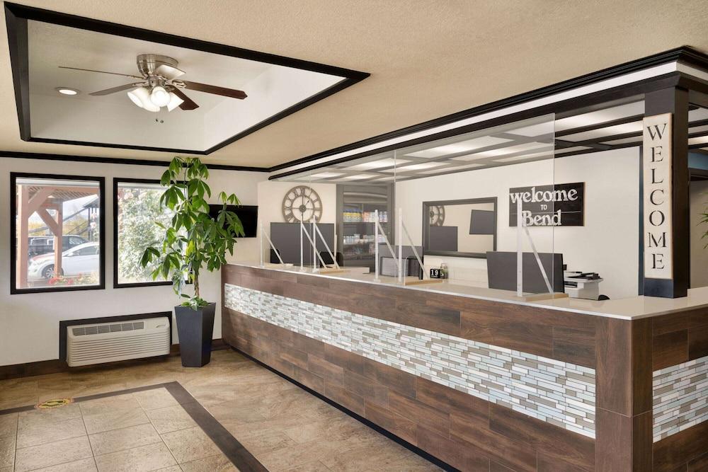 Days Inn By Wyndham Bend Exteriér fotografie