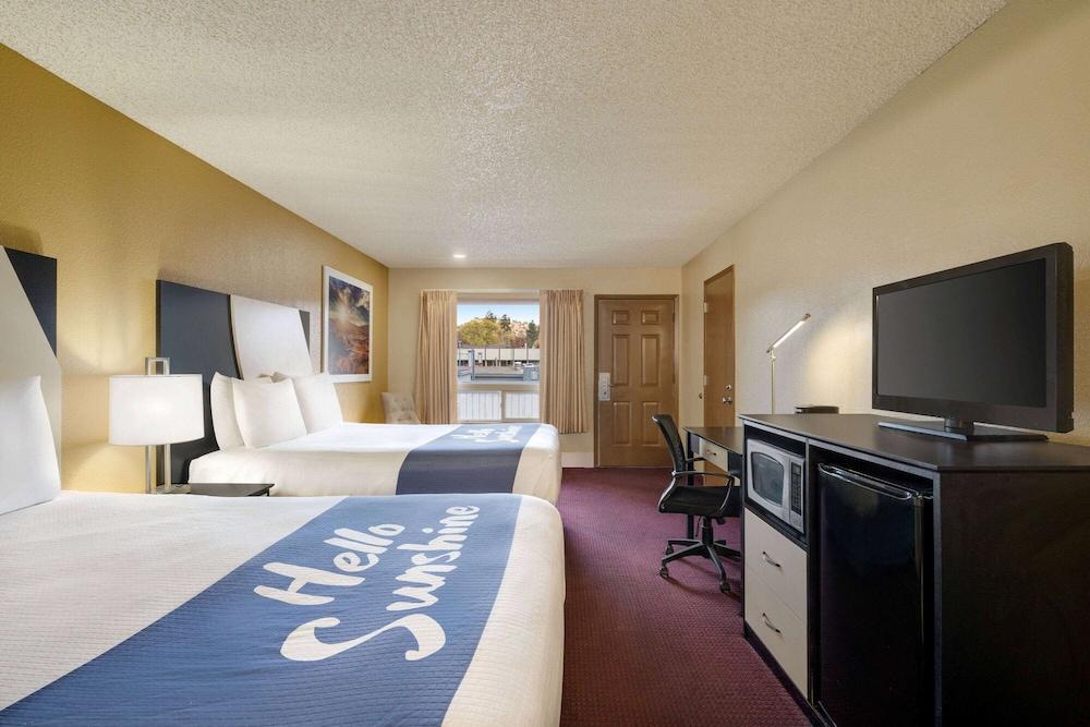 Days Inn By Wyndham Bend Exteriér fotografie