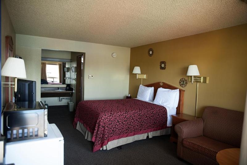 Days Inn By Wyndham Bend Exteriér fotografie